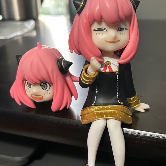 Spy X Family‎ Anime Anya Sitting Figurine - Picture 2 of 3